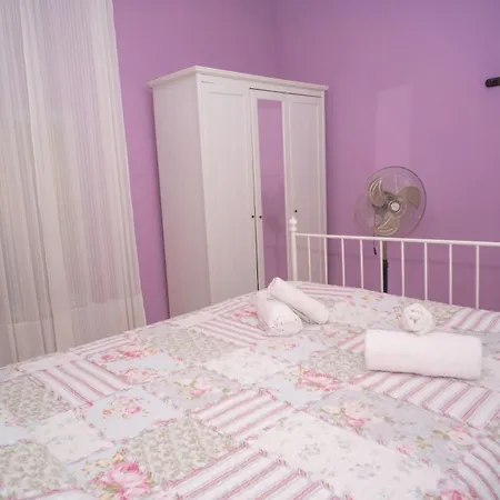 Apartamento Con Patio En El Centro Del Pueblo アパート