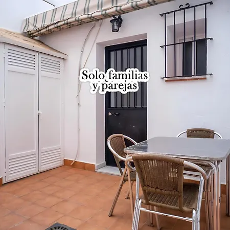 Apartamento Con Patio En El Centro Del Pueblo アパート *