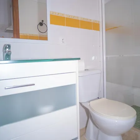 Apartamento Con Patio En El Centro Del Pueblo アパート *