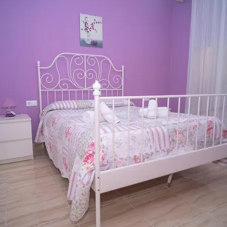 アパート Apartamento Con Patio En El Centro Del Pueblo